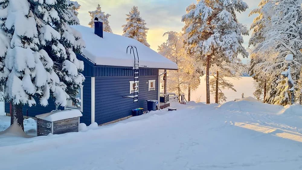 Cozy Arctic Lakeside Cottage, Pello