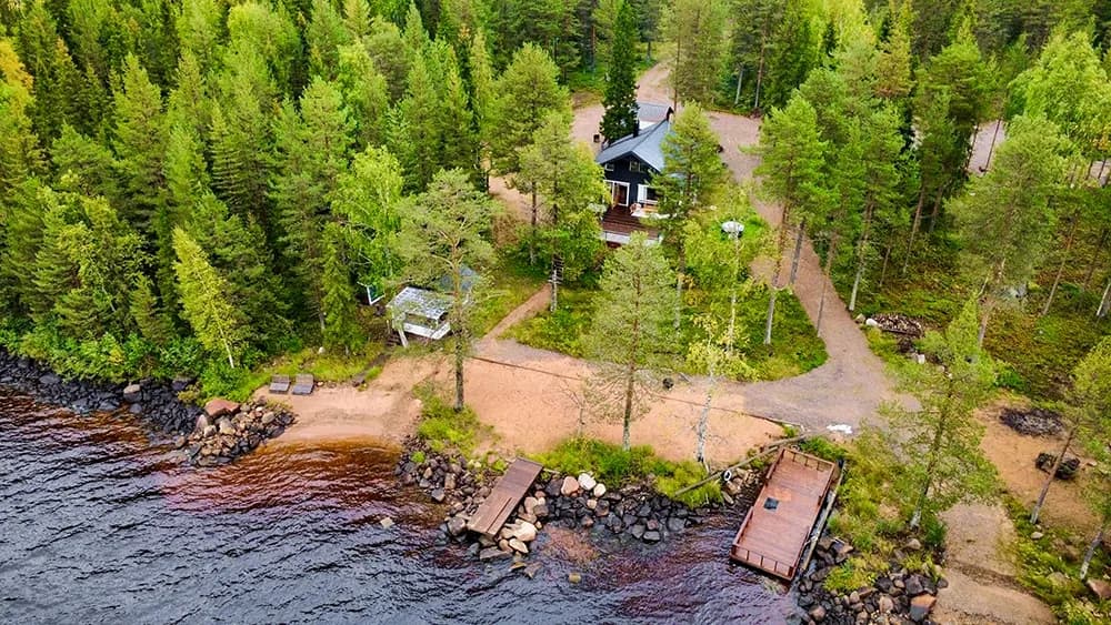 Cozy Arctic Lakeside Cottage, Pello